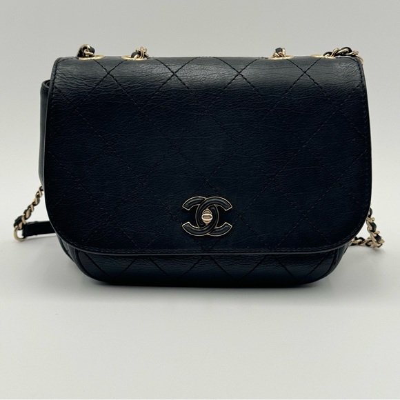 (SOLD) Chanel 19B Veau Grain Black Flap Bag W Gold (Full Set W Receipt & Tags) - Picture 6 of 16